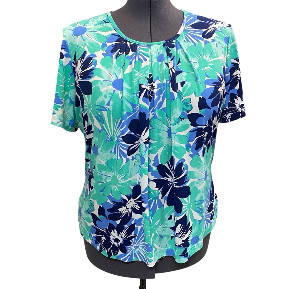 NIKKI  Women's Size XL floral Blue White short sleeve pull on Blouse